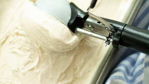 Which ice cream should you choose for apple crumble?