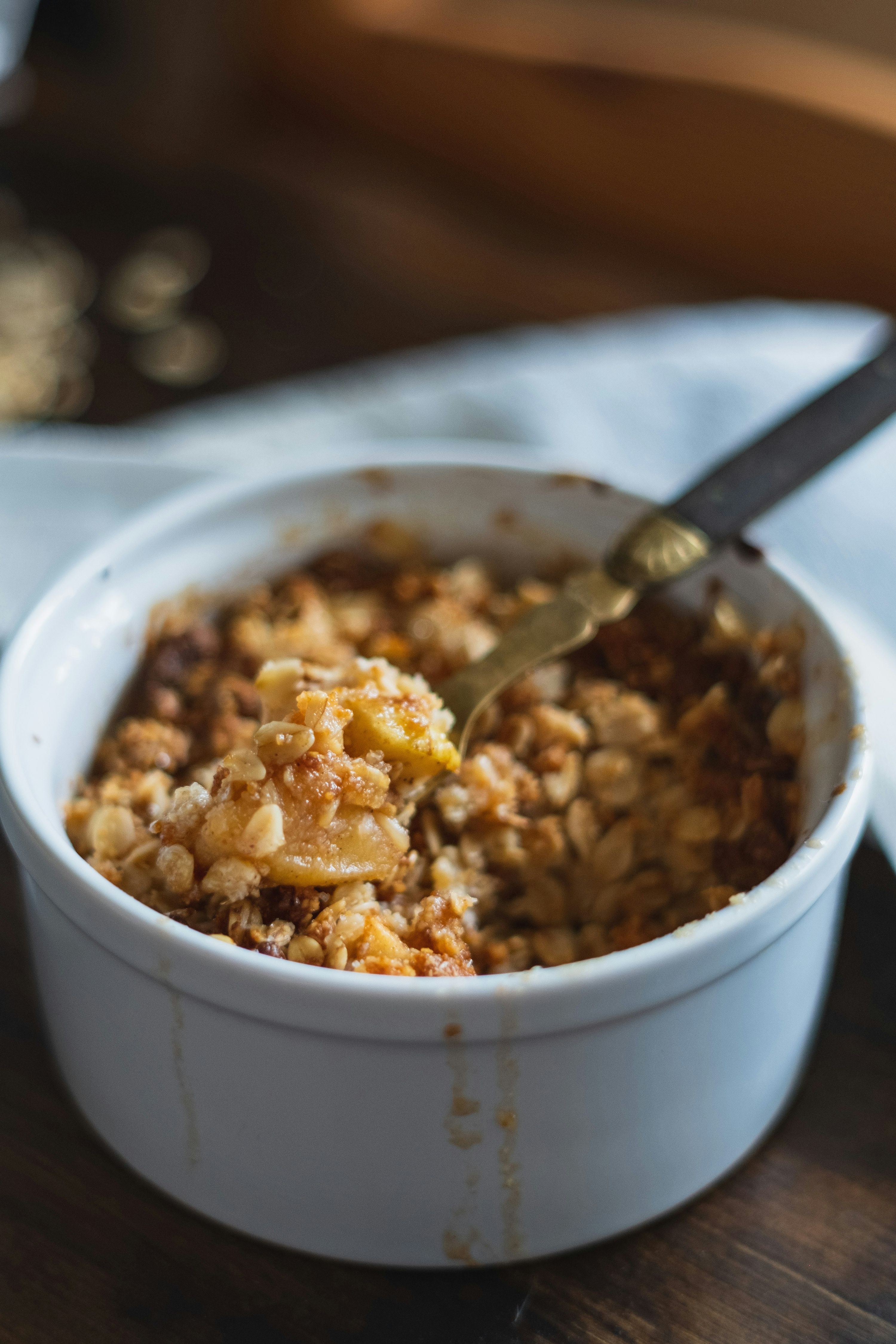 Should you cook apples before making a crumble?